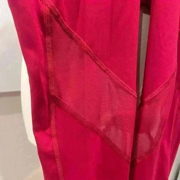 LULULEMON x BARRYS Stronger As One Tight 25" Size 4 Ruby Red - Picture 12 of 12